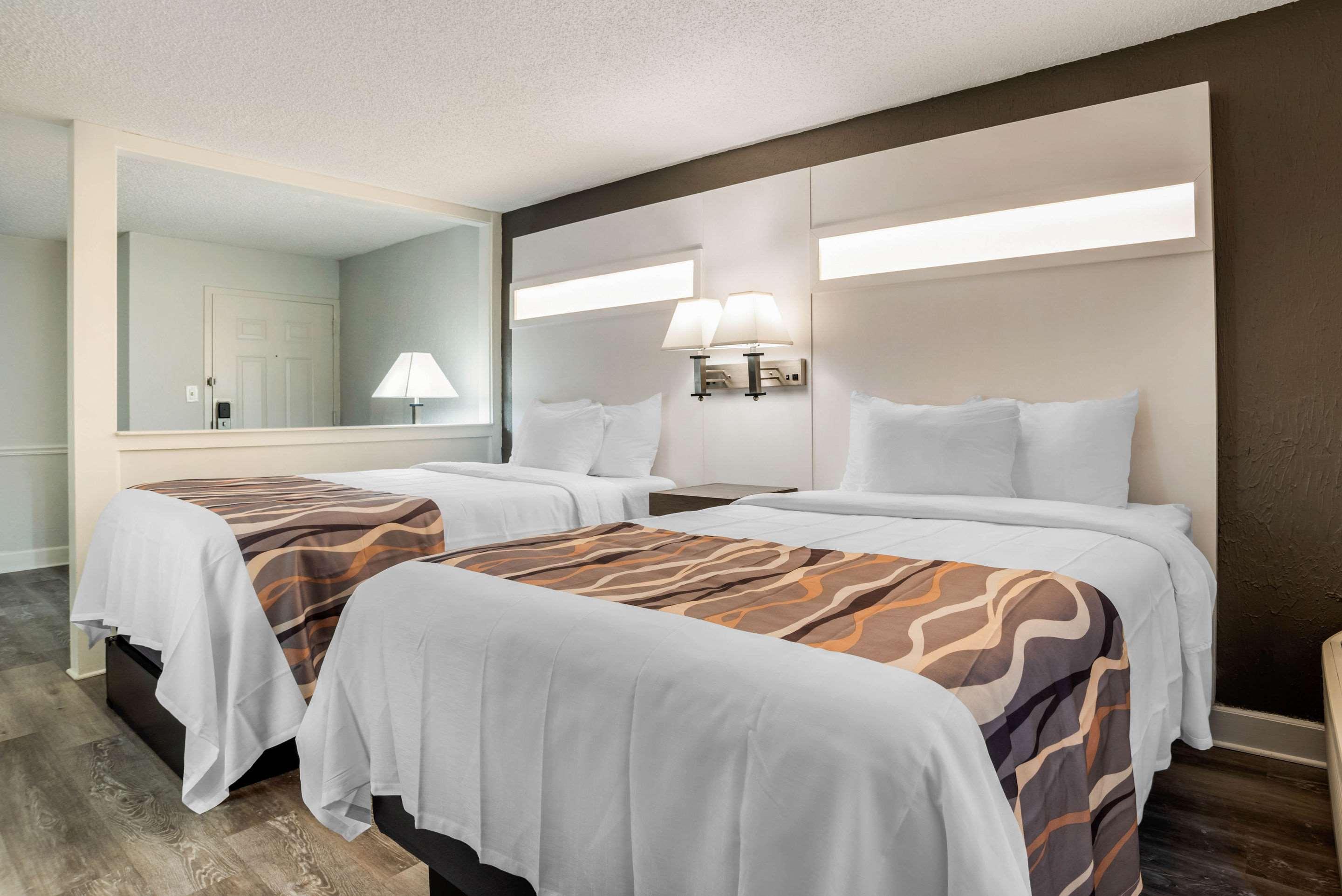 Baymont By Wyndham Montgomery Al Εξωτερικό φωτογραφία