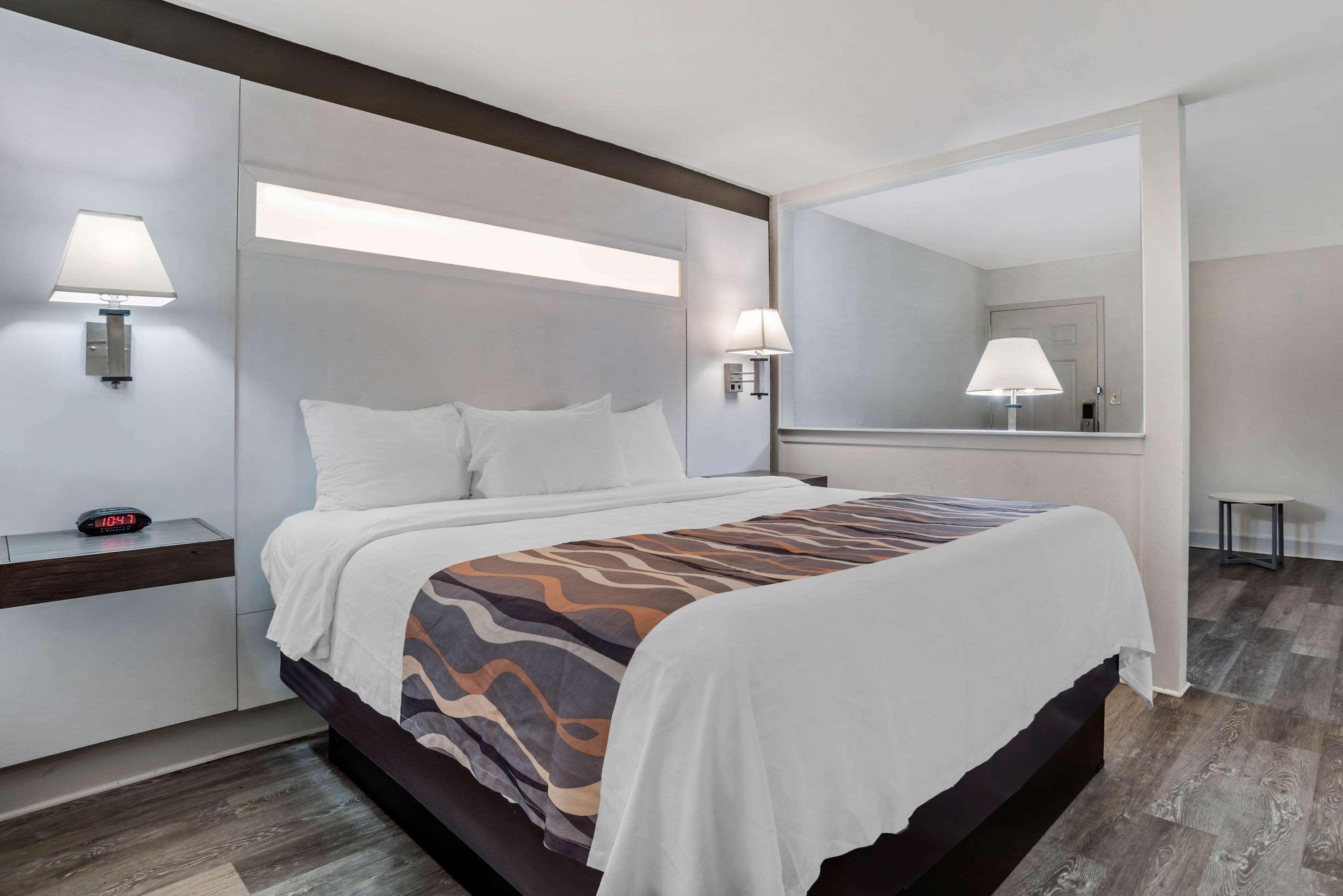 Baymont By Wyndham Montgomery Al Εξωτερικό φωτογραφία