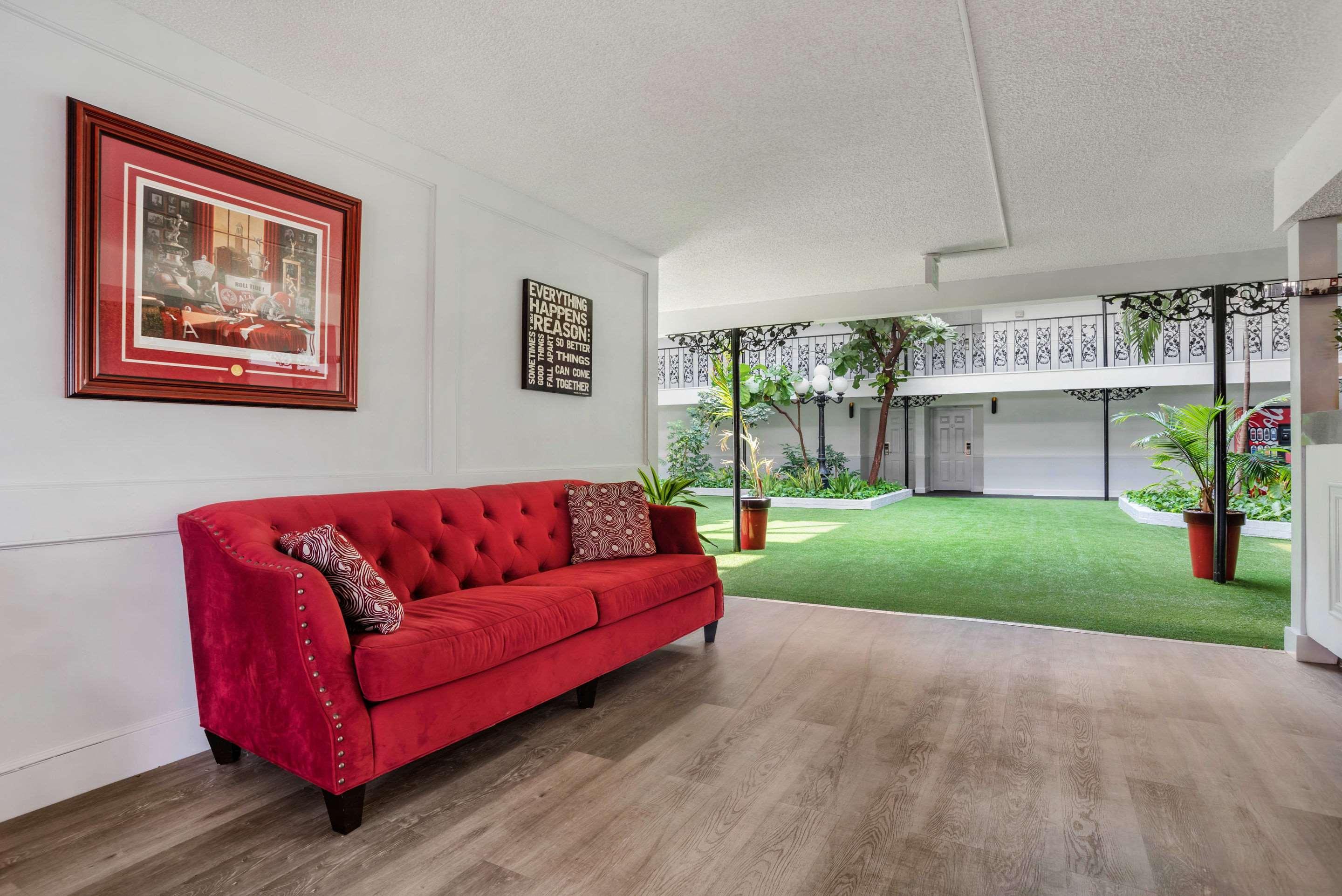 Baymont By Wyndham Montgomery Al Εξωτερικό φωτογραφία