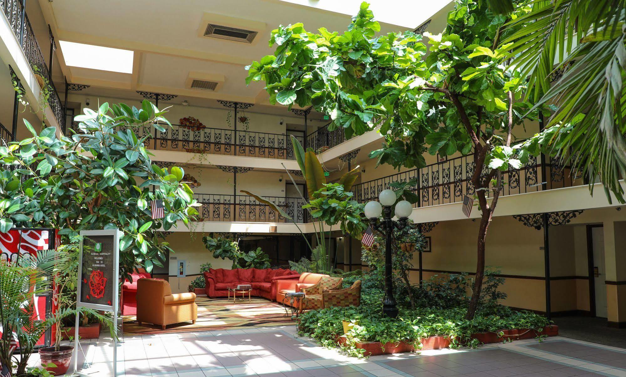 Baymont By Wyndham Montgomery Al Εξωτερικό φωτογραφία